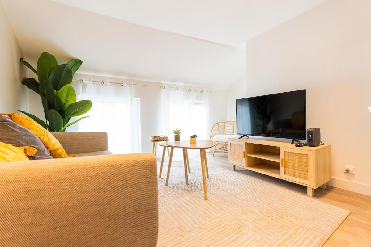 Duplex Confortable En Centre Avec 2 Chambres Châlons-en-Champagne Kültér fotó