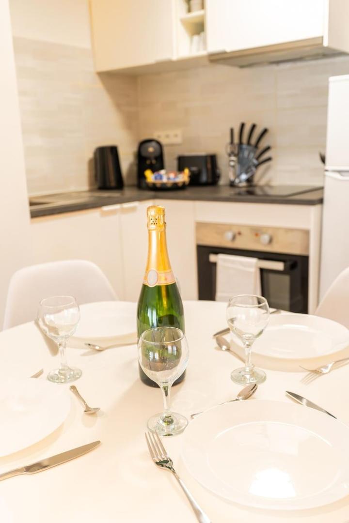 Duplex Confortable En Centre Avec 2 Chambres Châlons-en-Champagne Kültér fotó